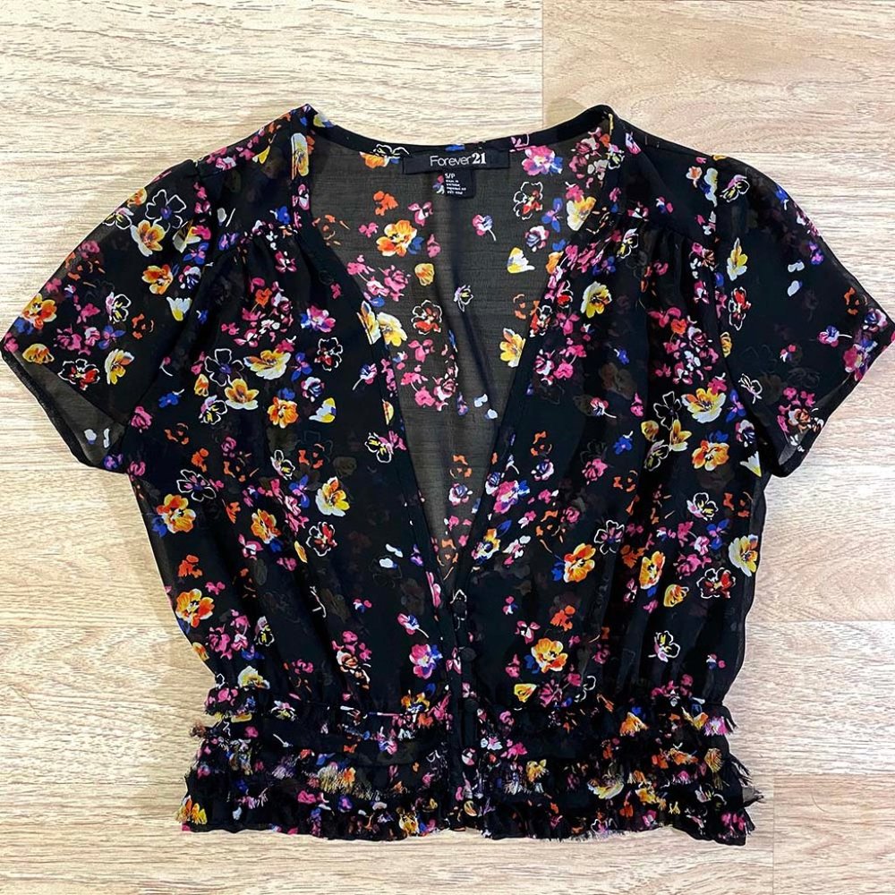 Forever 21 Black Cropped Chiffon Floral Top NWOT